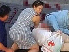 巴塞羅那恐襲事件，中國(guó)游客親眼見(jiàn)：大街上躺